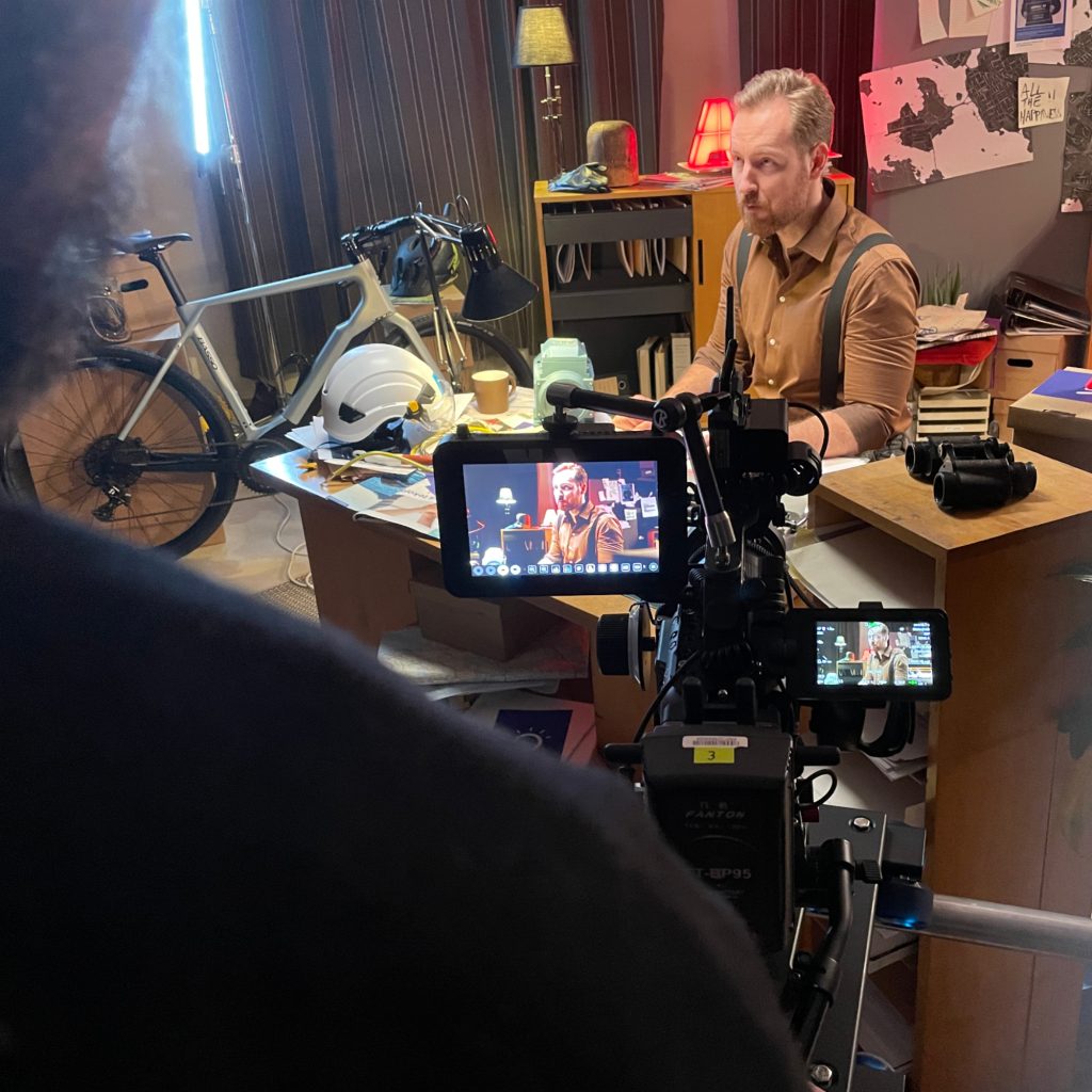 Behind the scenes -materiaalia Kindin ja VASEKin monikanavallisen digikampanjan kuvauksista.