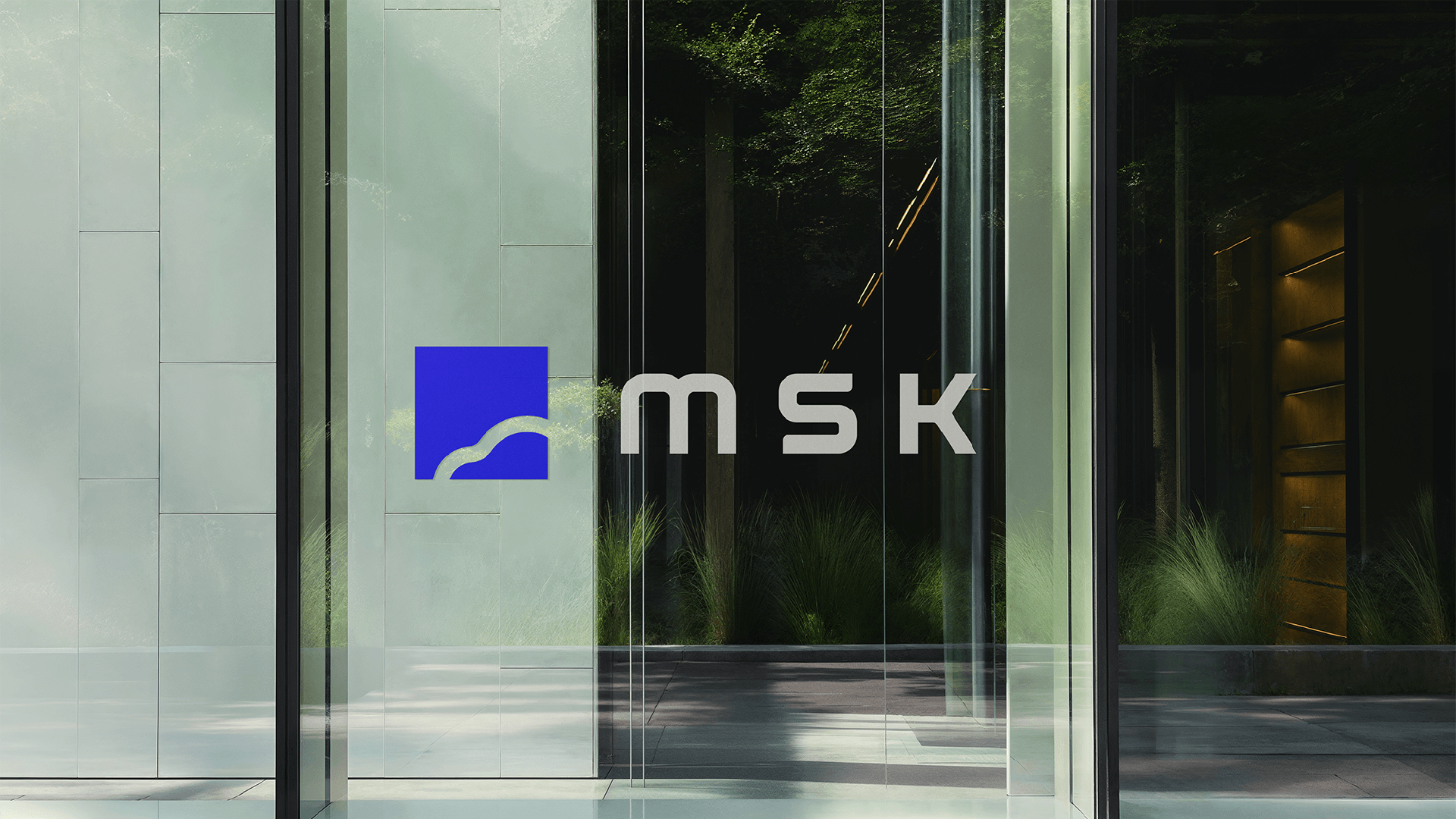 Kindin suunnittelema MSK logo ikkunassa